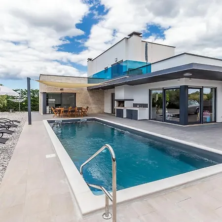 Zara Višnjan